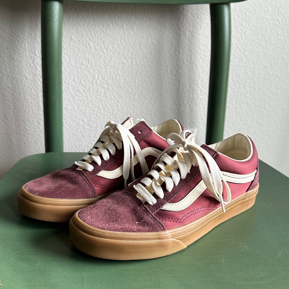 Vans Old Skool Gum Sole Sneakers in Burgundy with Cream Stripe